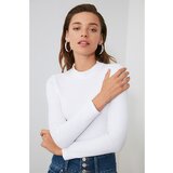 Trendyol White Stand Up Collar Ribbed Snap Snap Knitted Body Cene'.'