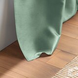 Douceur d intérieur Zelena satenasta zavesa 140x240 cm Shana – | Shoptok.si