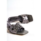 Capone Outfitters Capone Flat Toe Women's Slippers with Hourglass Heels with Metal Accessories. Cene'.'