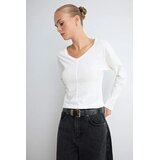 TRENDYOLMILLA ženska majica Twoaw27Ts00034, ecru | Eponuda.com