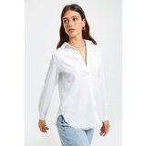 Trendyol Ženska majica s tasseled plavom bojom bijela | ePonuda.com