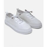 Resti Women's perforated laced sports shoes Vaned | ePonuda.com