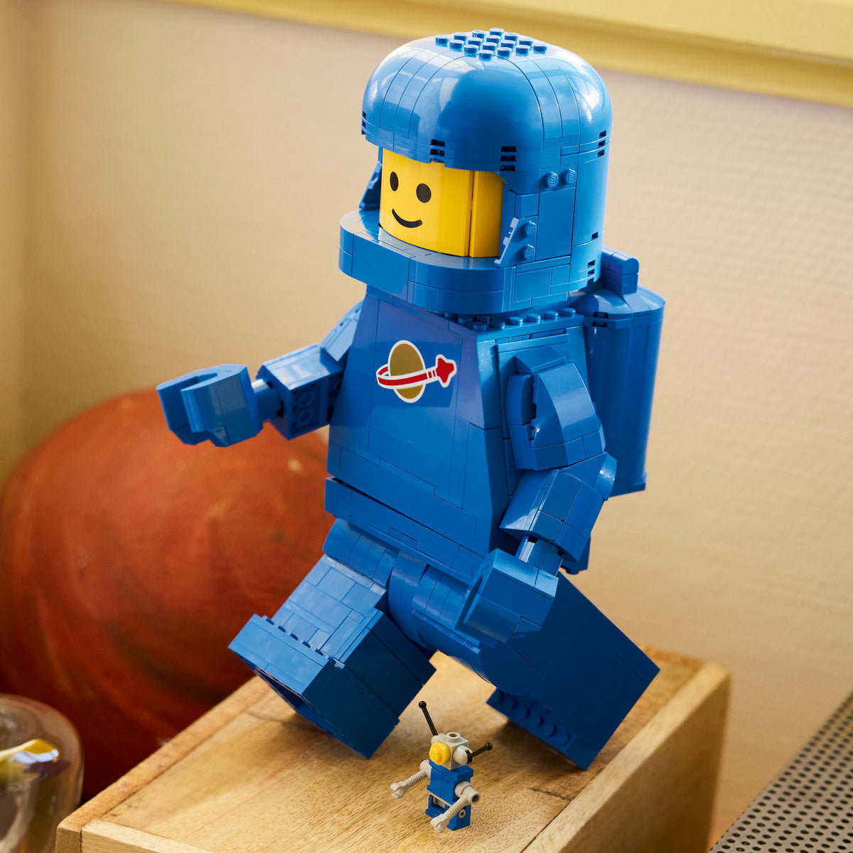 Lego LEGO® Iconic - Uvećana figurica plavog astronauta (40921) | shoptok.hr