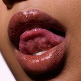 MAC Cosmetics Dazzlelips Crayon svjetlucavi ruž za usne u olovci nijansa Chandelier 1.8 g | shoptok.hr