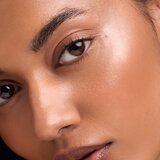 Catrice Cloud Tint Cushion Highlighter tekući highlighter u spužvici nijansa C010 Stay Halo’d 4 g | shoptok.hr