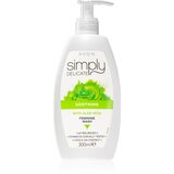 Avon Simply Delicate Soothing pomirjajoči gel za intimno higieno z aloe vero 300 ml | Shoptok.si