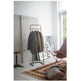 YAMAZAKI Črno kovinsko stojalo za oblačila Tower – | Shoptok.si