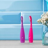 Foreo ISSA™ 4 Smile električna zobna ščetka za otroke od 5 let Wild Strawberry 1 kos | Shoptok.si