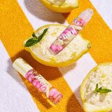 Essence Ciao! olje za ustnice roll-on odtenek 01 Ciao Cutie 4.3 ml | Shoptok.si