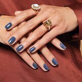 Essie wrapped in luxury lak za nohte odtenek 879 carols & caviar 13,5 ml | Shoptok.si