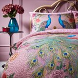 Matthew Williamson Rožnata podaljšana posteljnina za zakonsko posteljo iz bombažnega satena 230x220 cm Xanadu Peacock – | Shoptok.si
