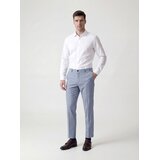 Reserved Slim hlače od odijela - svjetloplavo | shoptok.hr