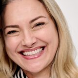 Benefit The POREfessional Foundation tekoči puder z učinkom osvetljevanja z niacinamidom odtenek 7N Savvy 30 ml | Shoptok.si