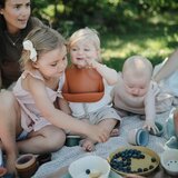 Mushie Round Dinnerware Plates krožnik Vanilla 2 kos | Shoptok.si