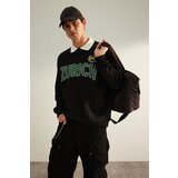 Trendyol Limited Edition Black Men's Oversized Shirt. Collar Detailed Printed Sweatshirt with Soft Pillows.