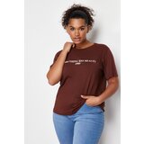 Trendyol Curve Brown 100% Cotton Slogan Printed Relaxed/Wide Relaxed Fit Knitted T-Shirt Cene