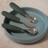 Petite&Mars Take&Match Stainless Steel Cutlery Set pribor za otroke Misty Green 12m+ 3 kos | Shoptok.si
