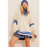 Trend Alaçatı Stili Women's Vanilla V-Neck Stripe Block Oversize Sweater with Side Slits | ePonuda.com