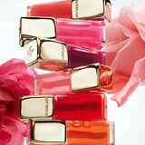Guerlain Blooming Denim KissKiss Bee Glow Oil olje za ustnice z medom odtenek 209 Blooming Glow 9.5 ml | Shoptok.si