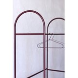 Mette Ditmer Denmark Bordo rdeče kovinsko stojalo za oblačila 92x186x39 cm Arch &amp;ndash; Slike