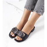 D/CEO White slides Ypsy | Shoptok.si