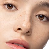 Chantecaille Flower Infused Cleansing Milk nežni losjon za odstranjevanje ličil 75 ml | Shoptok.si
