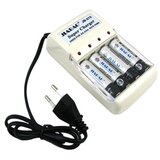 Univerzalni polnilnik za 4 baterije AA in AAA + 4700mAh baterije GRATIS Cene