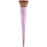 Essence Flat Foundation Brush Buff Away Your Problems | shoptok.hr