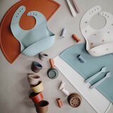 Mushie Finger Toothbrush otroška zobna ščetka za na prst Clay/Shifting Sand 2 kos | Shoptok.si