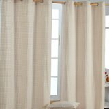HOMESCAPES Bež bombažne zavese Gingham Eyelet 137x228 cm, (20749372) Cene