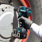 Makita udarni vrtalnik DTW700RTJ Akku-Schlagschrauber inkl. MAKPAC + 2 Akkus 5.0Ah | Shoptok.si