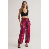 TRENDYOLMILLA Ženske pantalone TWOSS25PL00063, Crvene | Eponuda.com