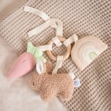 bieco Activity Toy Bunny Fine viseća igračka kontrastnih boja 1 kom | shoptok.hr