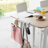 YAMAZAKI Mat bel jeklen nastavljiv obešalnik Tower – | Shoptok.si