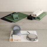 Umbra Bež plastična odcejalna podloga 61x43 cm Udry – | Shoptok.si