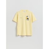 Reserved Comfort majica kratkih rukava s printom - svjetložuto | shoptok.hr