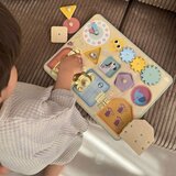 Tooky Toy manipulativna ploča sa bravama, zupčanicima, sorterom i satom | shoptok.hr