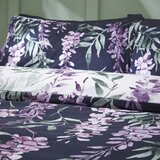 Catherine Lansfield Bela/vijolična podaljšana posteljnina za zakonsko posteljo 230x220 cm Wisteria Floral – | Shoptok.si