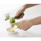 Joseph Joseph Stiskalnik za česen Helix | Shoptok.si