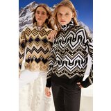 Trendyol Winter Essentials Black Wide Fit Soft-Texture, Patterned Knitwear Sweater Cene