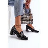 VINCEZA Black Patent Low Heel Court Shoes with Decoration Makki | ePonuda.com