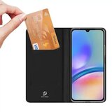 Dux ducis Skin Pro – glatka kožna preklopna maska za SAMSUNG GALAXY A05s crna | shoptok.hr