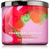 Bath & Body Works Strawberry Daiquiri mirisna svijeća 411 g