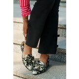 Maciejka Leather Pumps With Flowers And Bow Black | shoptok.hr