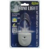  MINI-LIGHT noćna lampica za utičnicu (menja boje) | Eponuda.com