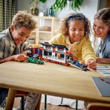 Lego City: Tovornjak F1 z dirkalnikoma F1 RB20 in AMR24 | Shoptok.si