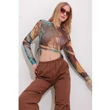 Trend Alaçatı Stili Women's Brown Crew Neck Digital Patterned Side Gathered Tulle Crop Blouse