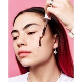 Carbon Theory Charcoal, Tea Tree Oil & Vitamin E regenerirajući noćni serum s revitalizacijskim učinkom za problematično lice 30 ml | shoptok.hr