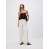 Reserved Plisirane hlače širokih nogavica - krem | shoptok.hr