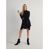 Reserved - Mini haljina s volanima - crno | shoptok.hr